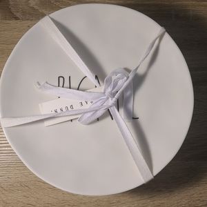 New Rae Dunn 4 plates set